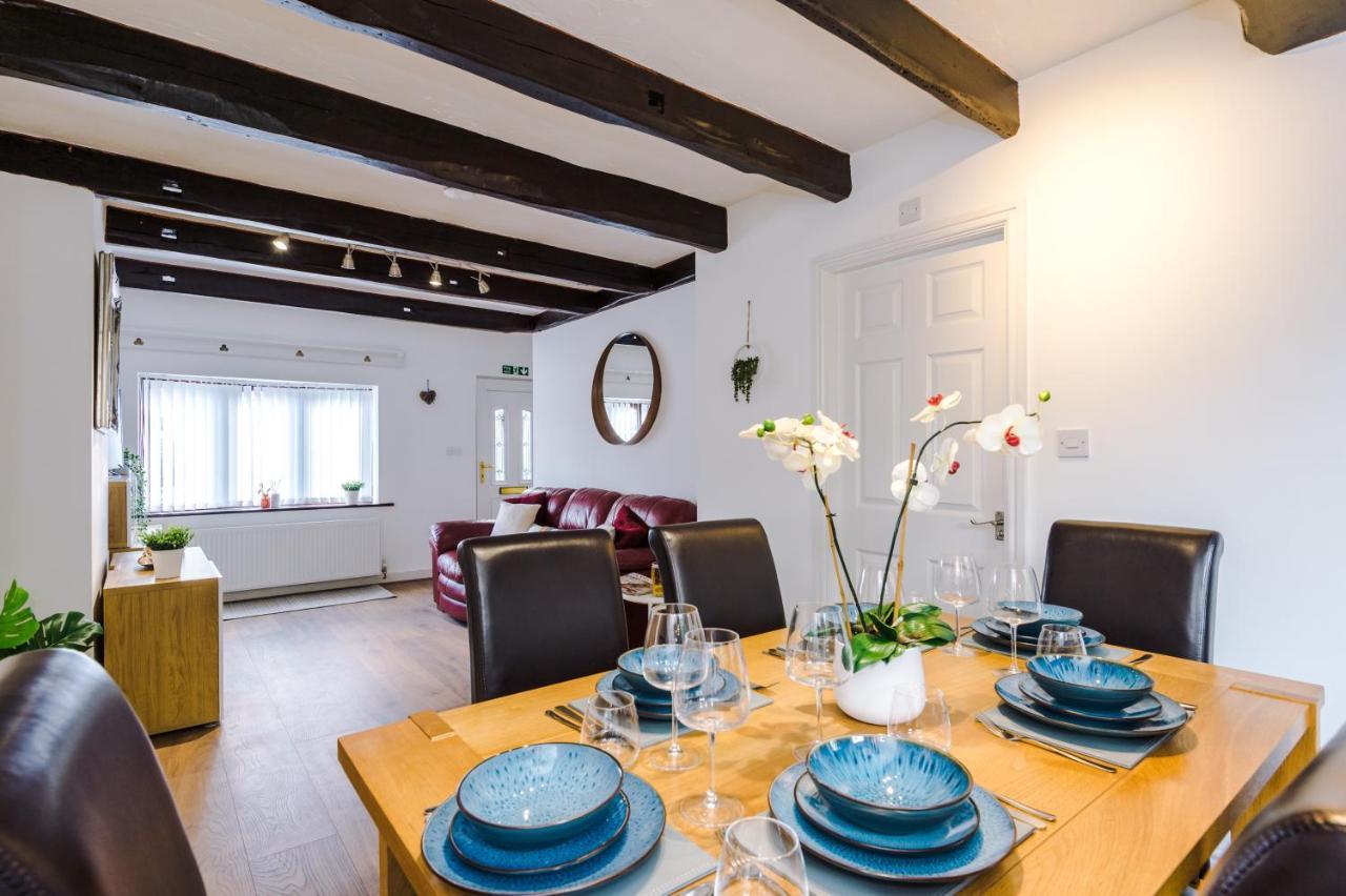 Sunshine Cottage By Happy Sunshine Stay Golborne Kültér fotó